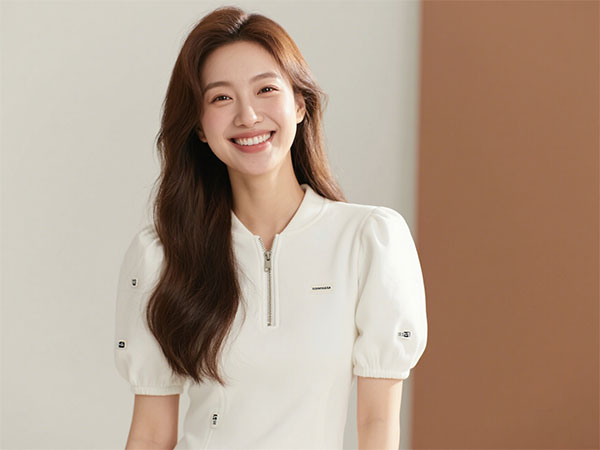 明天狮子座女的运势：狮子女明日运势揭秘，爱情、事业双丰收的契机来临！