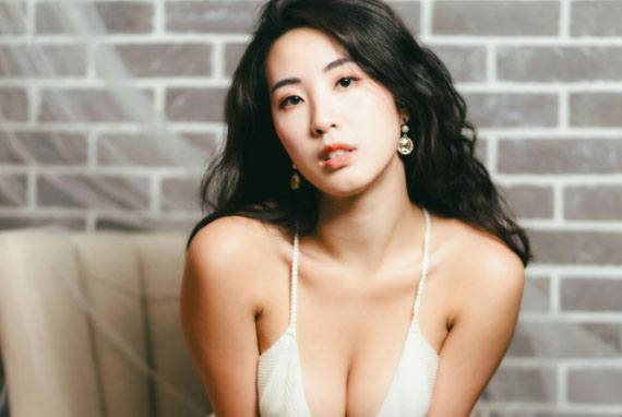 属鼠5月出生运势：五月出生属鼠的人运势揭秘，财富爱情双丰收，快来看看！